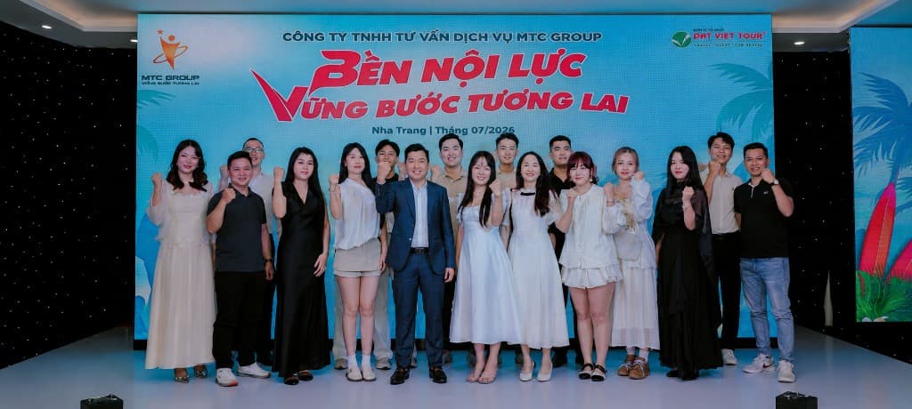 Đội ngũ trên sân khấu